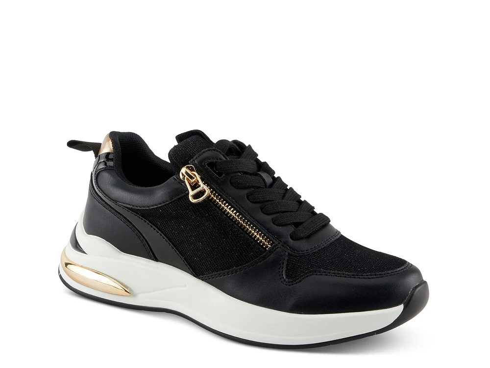 Ursa Sneaker