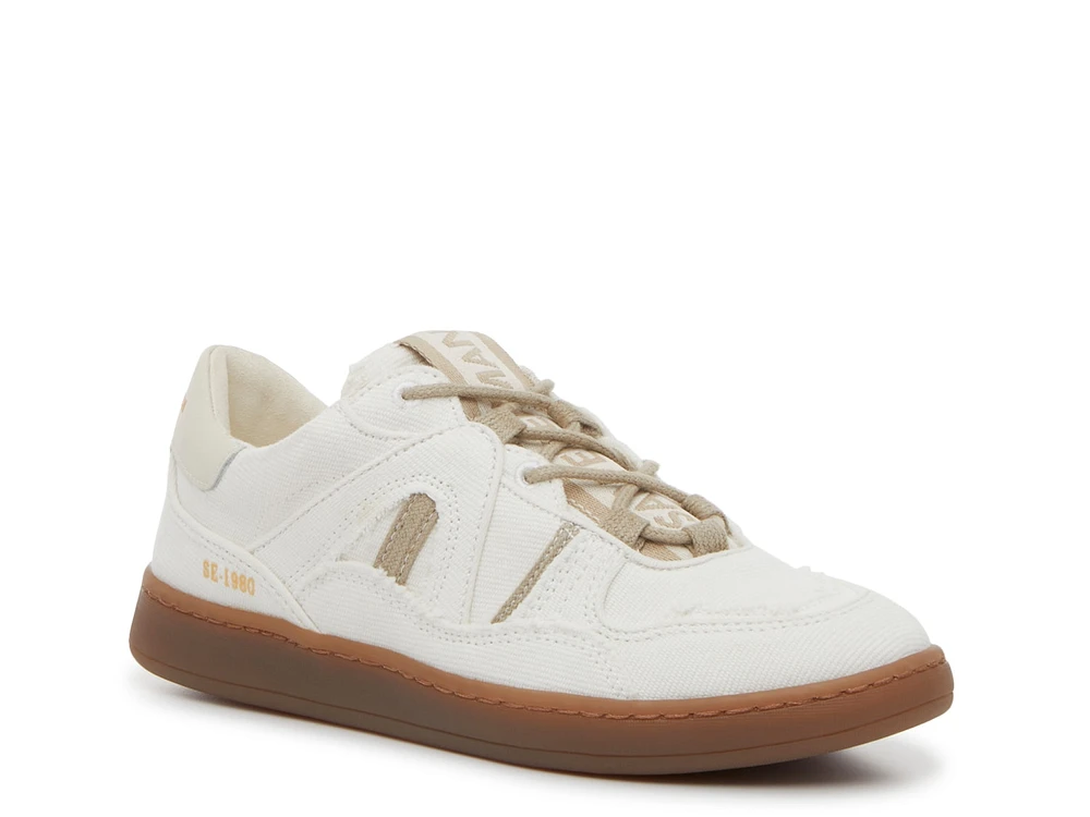 Jayne Sneaker