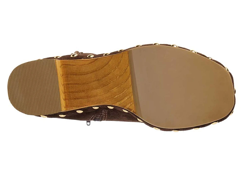 Village Platform Boot