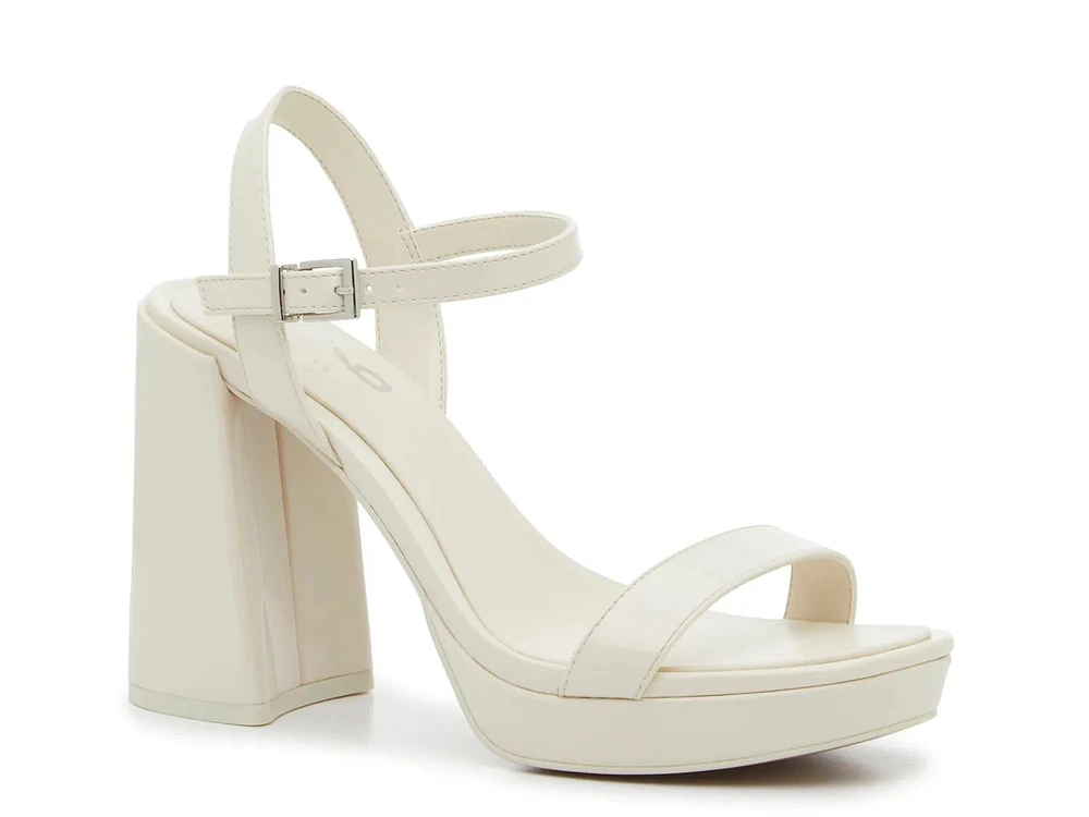 Sabria Sandal
