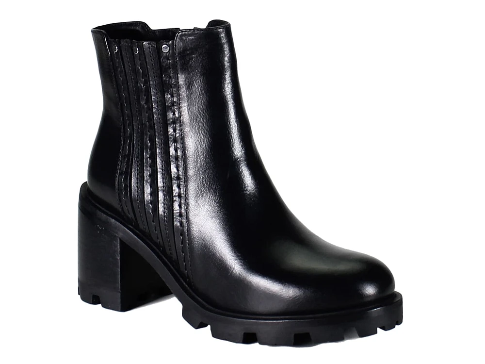 Spice Berry Bootie