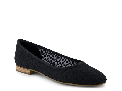 Briella Flat