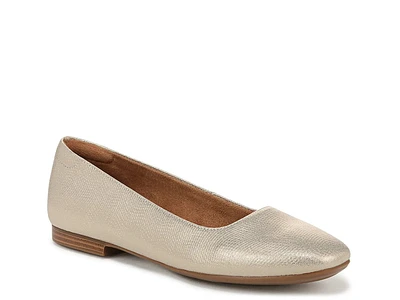 Kari Flat