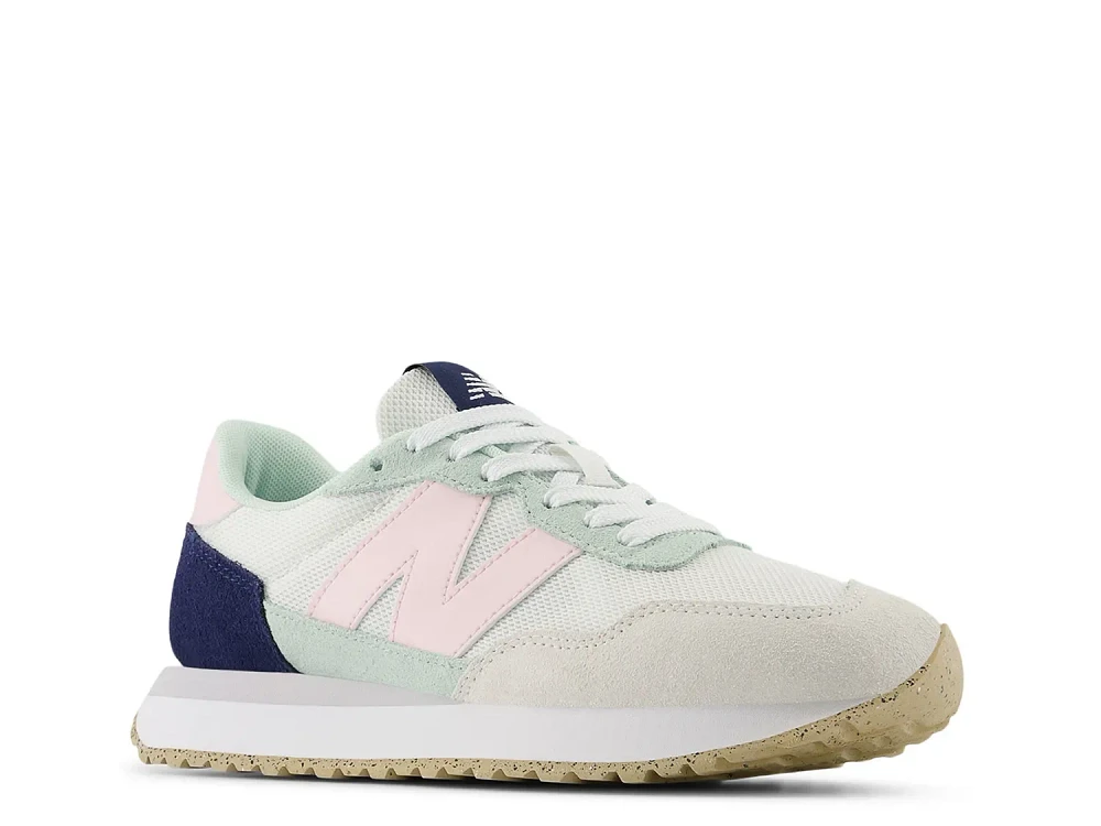 237 Sneaker