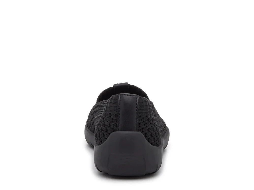Rela Slip-On Sneaker