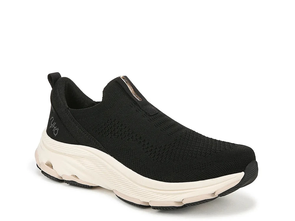 Devotion Max Slip-On Sneaker