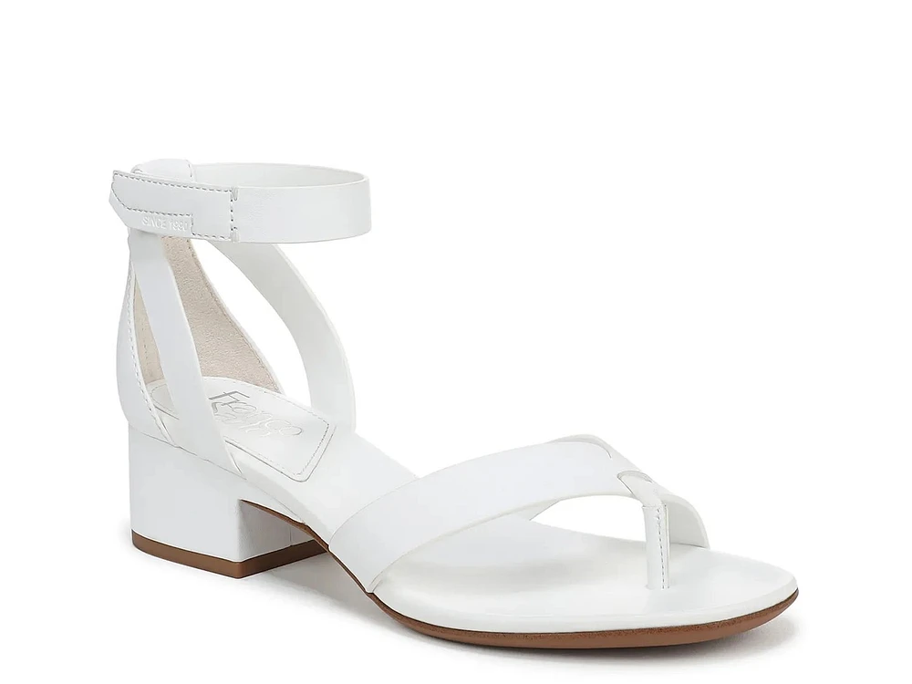 Nyah Sandal