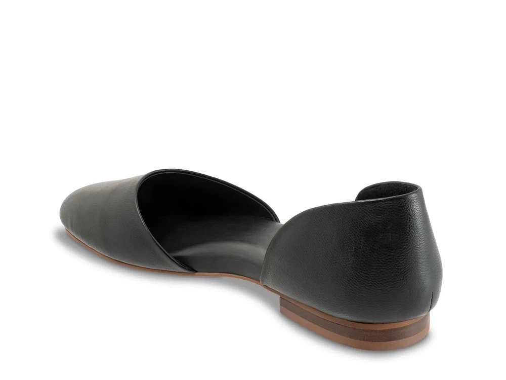 Kamari Flat