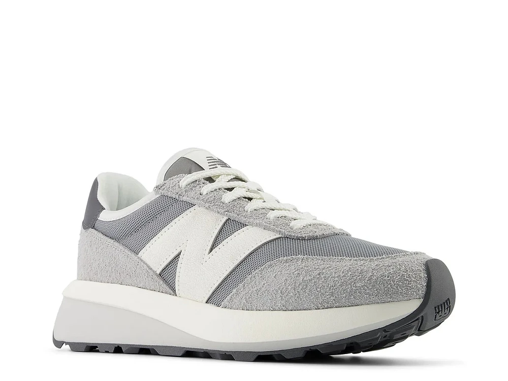 370 Sneaker