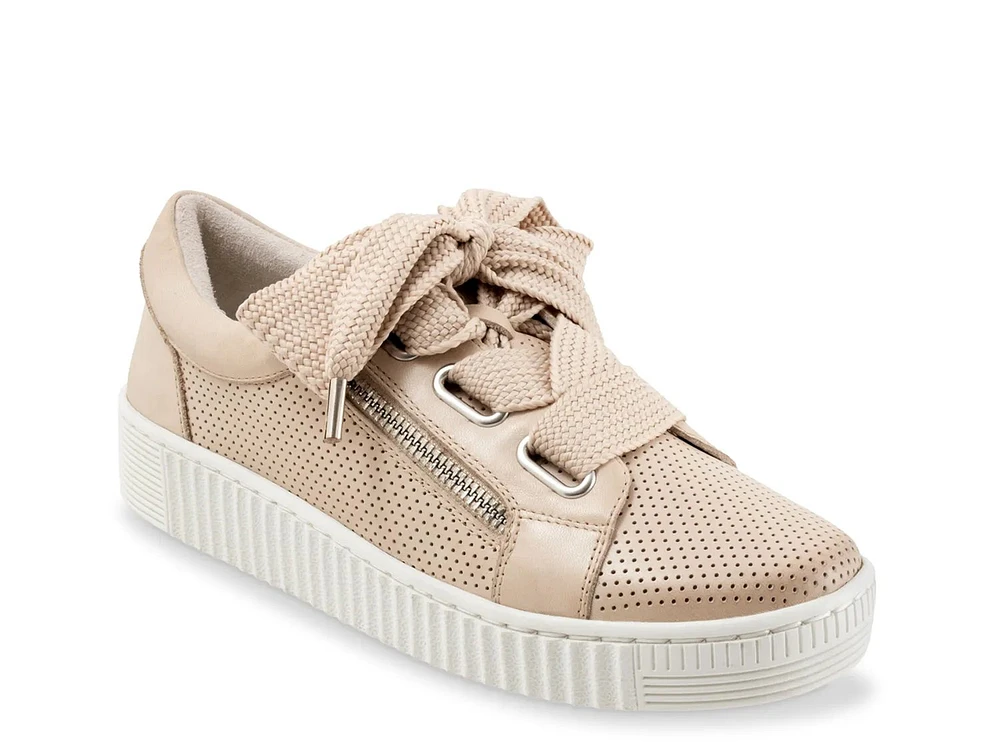 Jovi Perf Sneaker