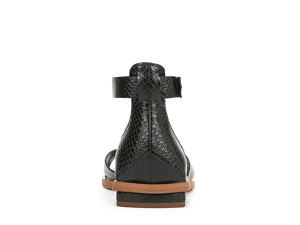 Elisa Sandal