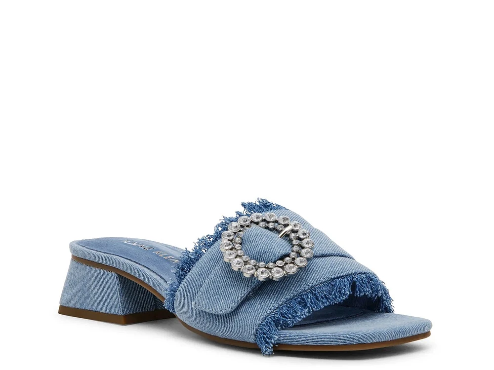 Nahla Sandal