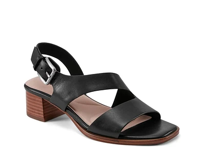 Hennly Sandal