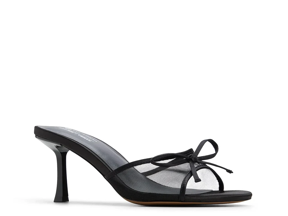 Bettiie Sandal