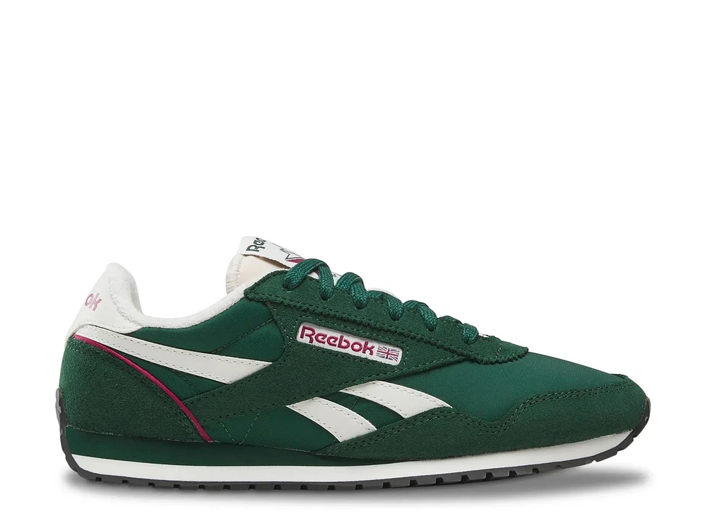 Classic AZ Sneaker