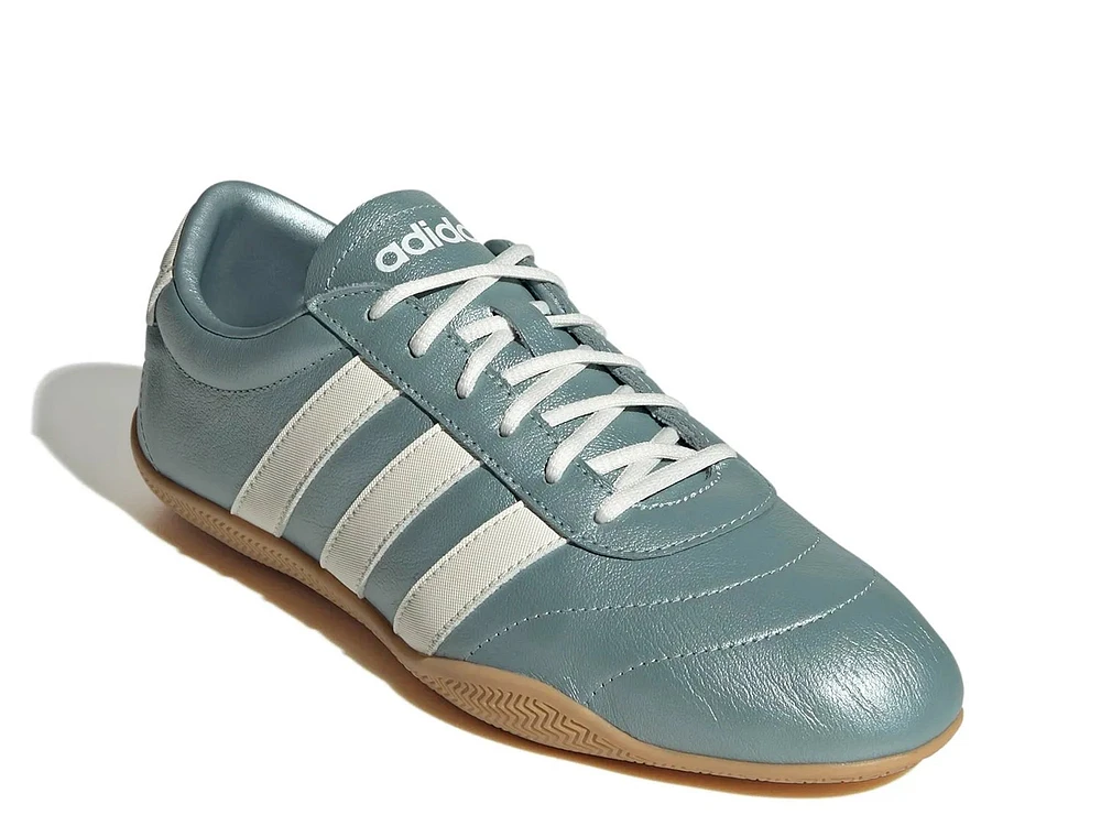 Grand Court Lo Sneaker