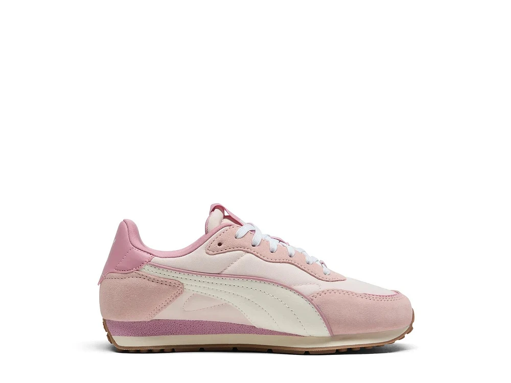 ST Miler Sneaker