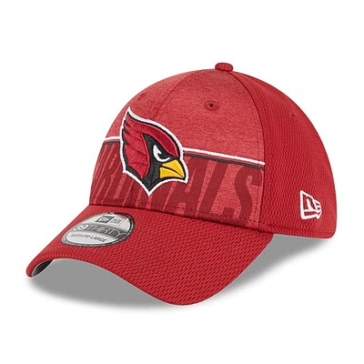 Casquette Flex Fit New Era Cardinal Arizona Cardinals 2023 NFL Training Camp 39THIRTY pour homme