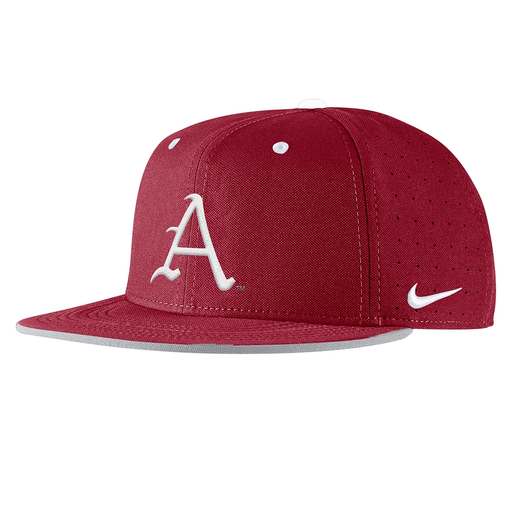 Men's Nike Cardinal Arkansas Razorbacks 2025 On-Field True Performance Baseball Fitted Hat