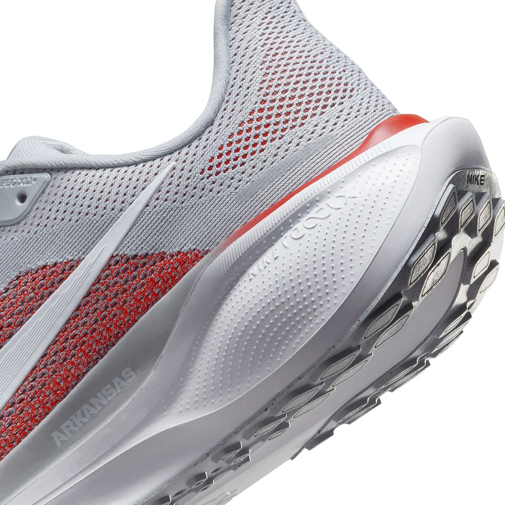 Chaussures de course unisexes Nike Arkansas Razorbacks Zoom Pegasus 41 Gris