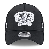 Men's New Era Black Athletics 2024 Clubhouse 39THIRTY Flex Fit Hat