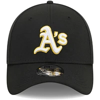 Men's New Era Black Athletics Logo 39THIRTY Flex Hat