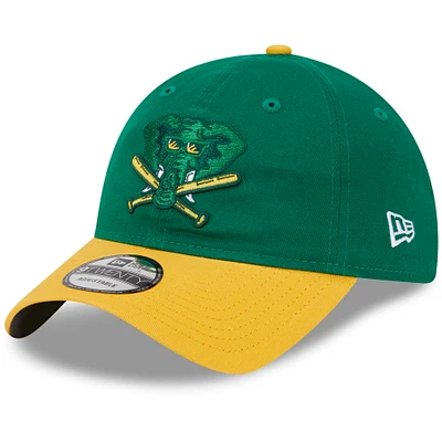 Casquette ajustable 9TWENTY Kelly Green Athletics 2024 pour entraînement au bâton New Era pour jeunes