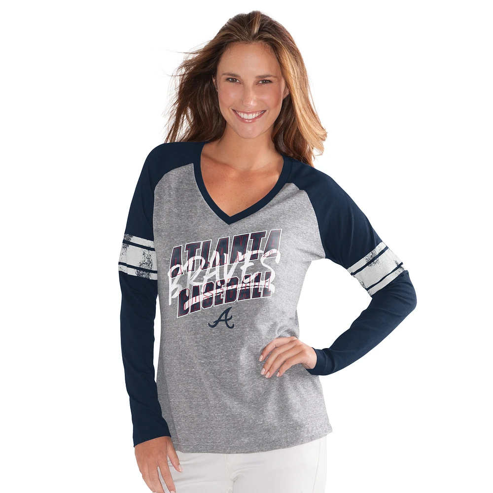 T-shirt à manches longues et col en V trois mélanges raglan G-III 4Her by Carl Banks pour femme, bleu marine, des Atlanta Braves The Franchise