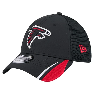 Casquette Linear 39THIRTY Flex noire des Falcons d'Atlanta pour homme de New Era