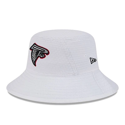 Chapeau bob extensible New Era pour hommes des Atlanta Falcons 2024 NFL Training Camp blanc