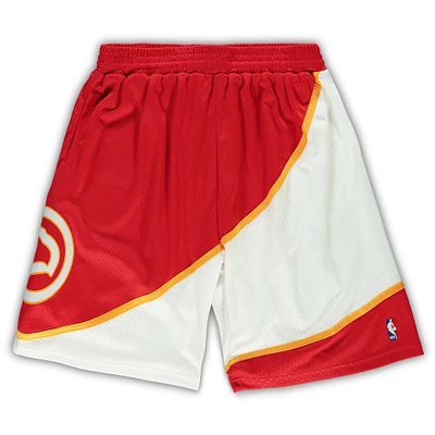 Short rouge Swingman de l'équipe Hardwood Classics des Atlanta Hawks Mitchell & Ness pour hommes