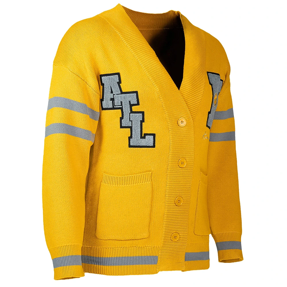 Cardigan boutonné sans identification de l'appelant NBA x Keizer Clark Atlanta Hawks jaune/gris pour homme