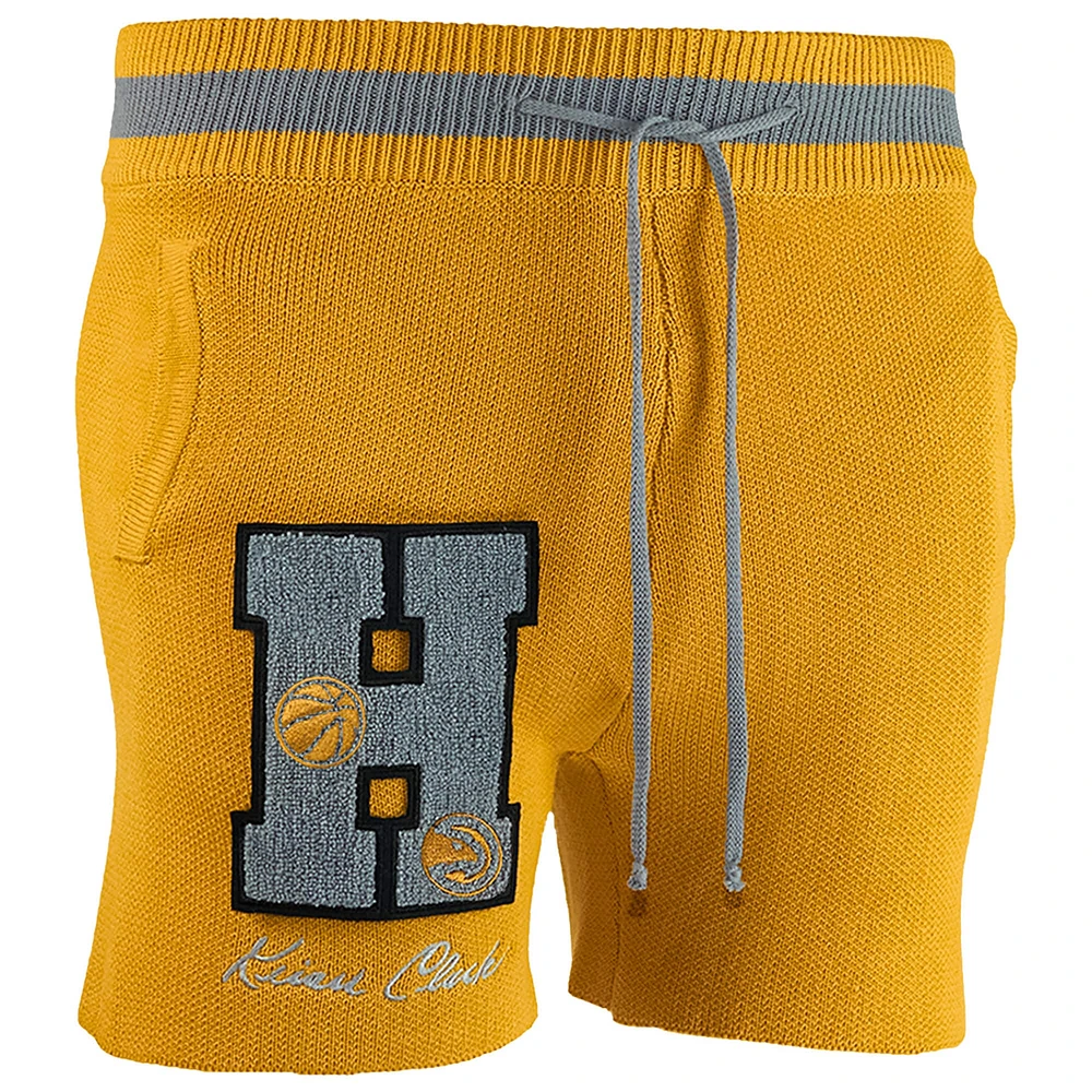 Short en tricot sans identification de l'appelant NBA x Keizer Clark pour homme, jaune/gris Atlanta Hawks
