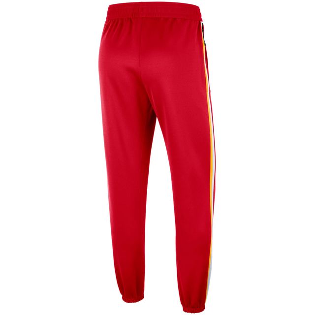 Pantalon de performance sur le court Nike Atlanta Hawks 75th Anniversary Showtime pour homme, rouge
