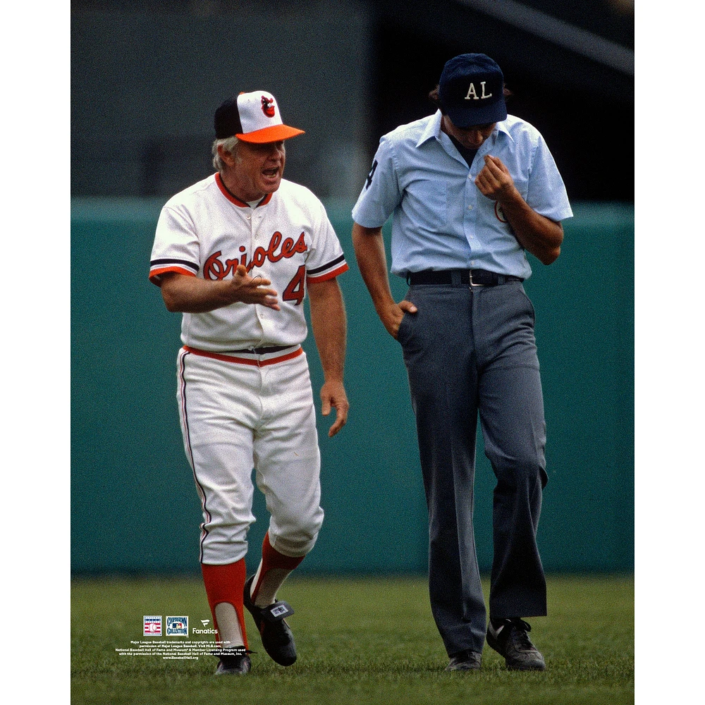 Earl Weaver Baltimore Orioles Unsigned Talks avec l'arbitre Photographie