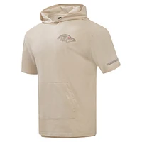 Sweat à capuche manches courtes pour homme Pro Standard Tan Baltimore Ravens Neutrals Capsule