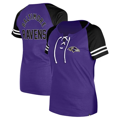 T-shirt raglan à lacets violet Baltimore Ravens New Era pour femme
