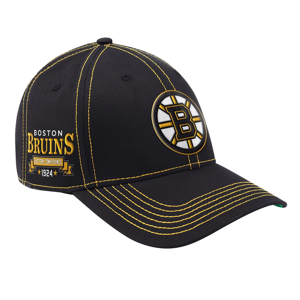 Men's Starter  Black Boston Bruins Sphere II Curved Starfit Adjustable Hat