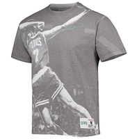 T-shirt Mitchell & Ness Dee Brown Heather Grey Boston Celtics Above The Rim pour hommes