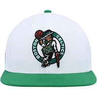 Men's Mitchell & Ness White/Green Boston Celtics Side Core 2.0 Snapback Hat