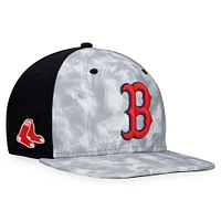 Men's Majestic Gray Boston Red Sox Smoke Dye Snapback Hat