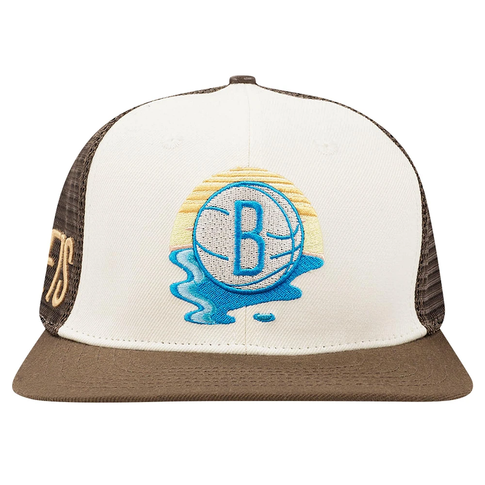 Casquette Snapback Pro Standard Crème/Marron Brooklyn Nets Glint Sunset pour hommes