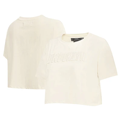 T-shirt court neutre Pro Standard Brooklyn Nets pour femmes, crème
