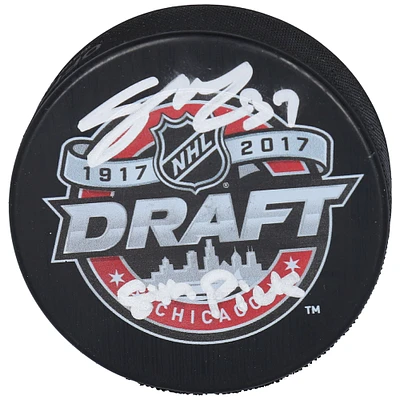 Casey Mittelstadt Buffalo Sabres a dédicacé la rondelle de hockey avec logo du repêchage 2017 de la LNH avec inscription « #8 Pick »