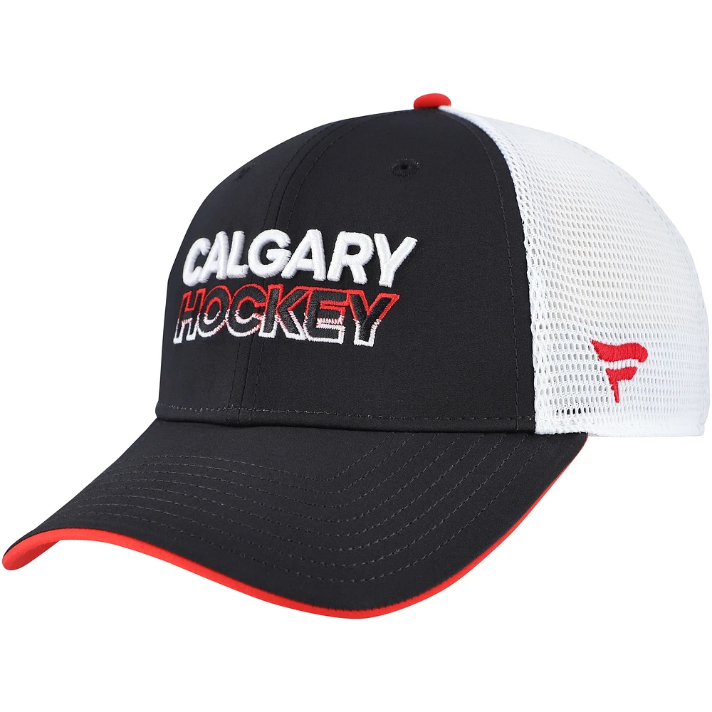Casquette ajustable Fanatics noire/blanche pour homme Calgary Flames Authentic Pro Rink Alternate Trucker