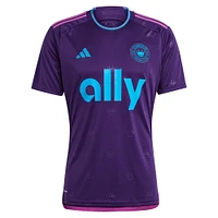 Réplique du kit de joyaux la couronne adidas Ashley Westwood Charlotte FC 2023 pour homme
