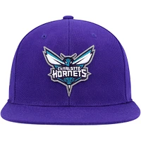 Men's Mitchell & Ness Purple Charlotte Hornets Side Core 2.0 Snapback Hat