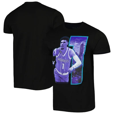 T-shirt unisexe Stadium Essentials LaMelo Ball noir Charlotte Hornets Player Skyline