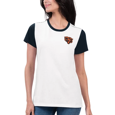 T-shirt pour femme G-III 4Her by Carl Banks blanc/bleu marine Chicago Bears Fashion Illustration