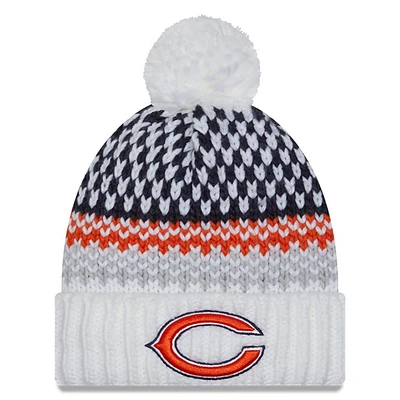 Bonnet en tricot à revers avec pompon des Chicago Bears 2023 Sideline New Era pour femme, blanc